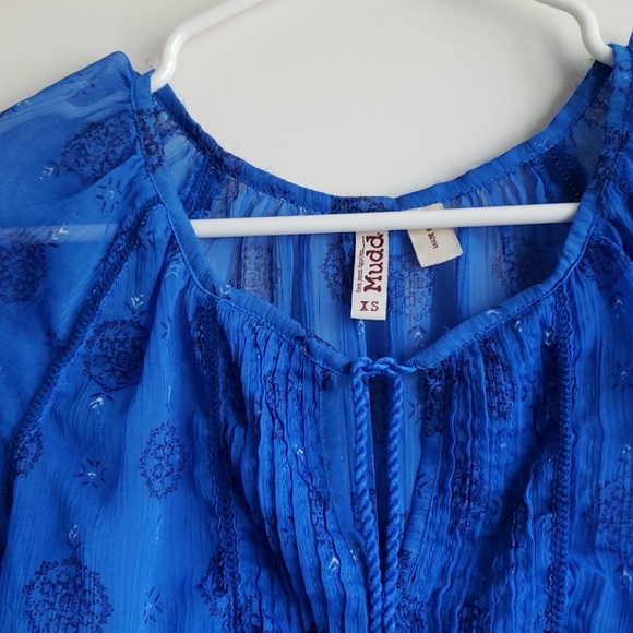 Blue top - Picture 2 of 3